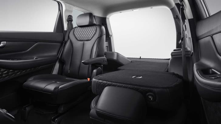 Hyundai Santa Fe (LWB) image gallery